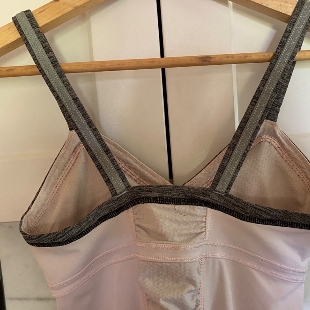 Lululemon - Picture 7 of 15